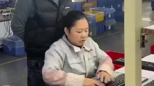 新来同事月入15000，老板以为算错账，到车间一看直接傻眼！