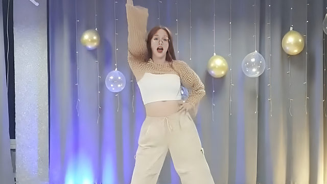 俄罗斯姑娘才艺表演24.01.23_静儿(拉达)06