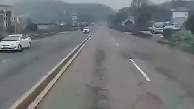 这个事故大车成了主责了