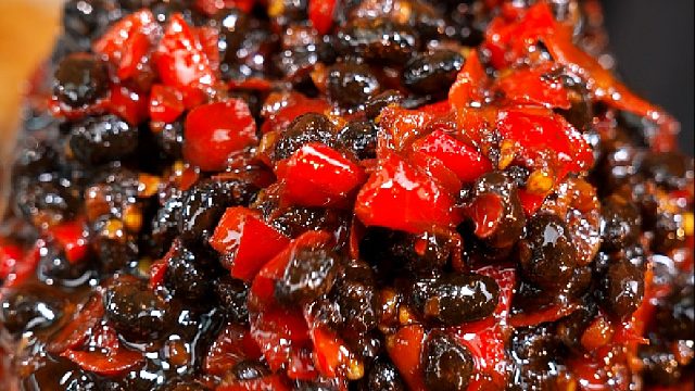我们家炒菜从来不用其他调味料，有了这个野山椒豆豉酱就行