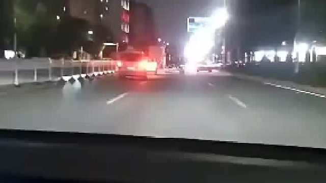 刚开始我还疑问，为什么司机能举报乘客，后来还是女人了解女人。