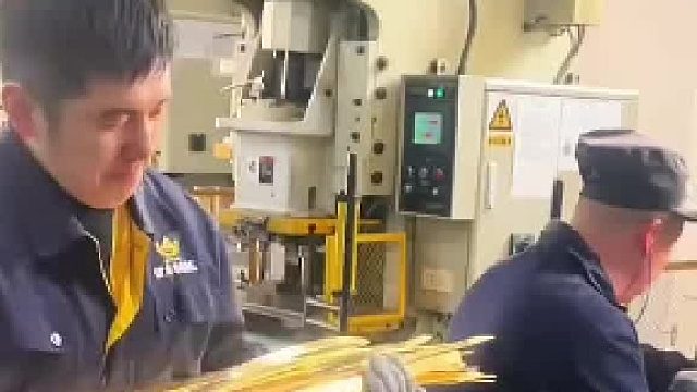 磨成粉，粘在内裤上带出来