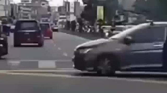 前两个车为啥走了