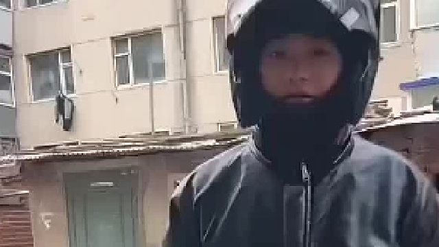 外卖小哥专业帮带卫生巾，妇女的贴心小帮手