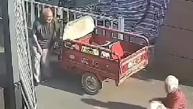 自动抬杆的别怪谁，写了一车一杆。