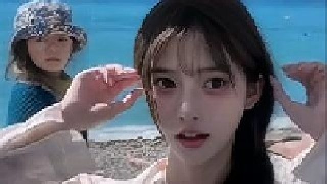 美女说话只说一半，不知道为