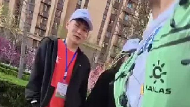 马拉松现场喝水教学！举办马拉松有什么好处！