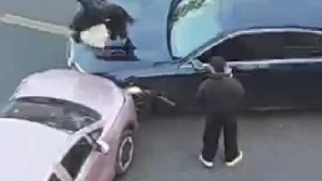 幸运啊  遇到情绪冷静的男人  不然  起码半年出不了院