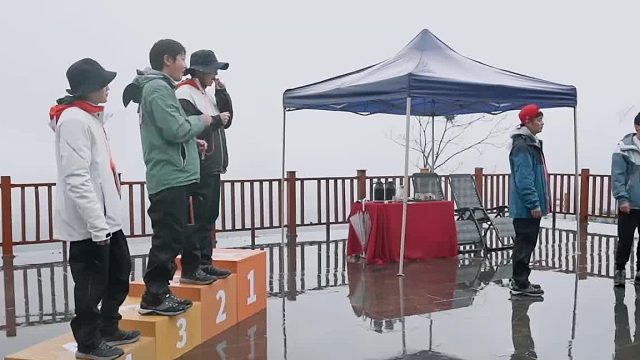 王勉：导演，这茬就非提不可吗