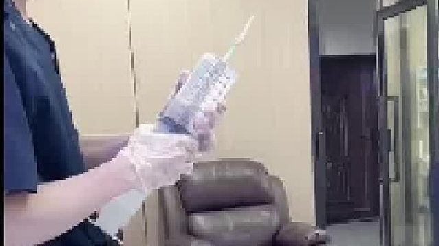 医生os：快过期了，全卖给他吧