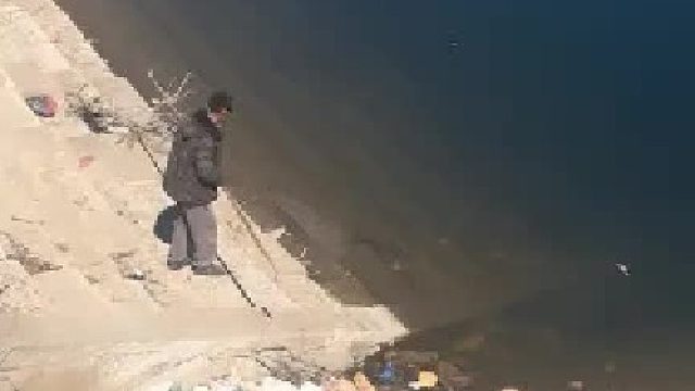 水库钓鱼