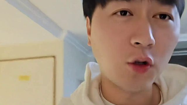 童锦程子圣签约费