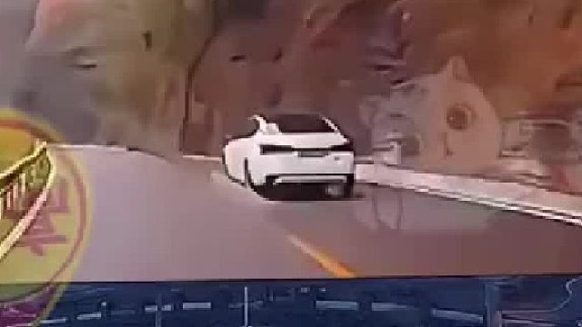 自车不让超车，不是因为他我能出事吗？这难道不是视频车的责吗