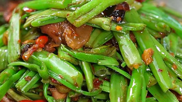 三块钱空心菜只要杆杆搭上二两肉简单炒一下能做到桌桌必点
