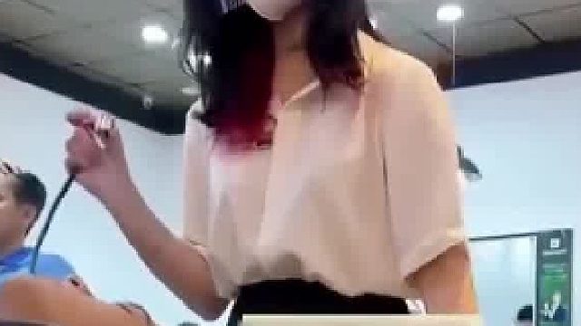 有钱人都爱洗头_n请注意看技师的动作