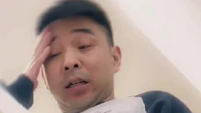 原来怕漏馅啊