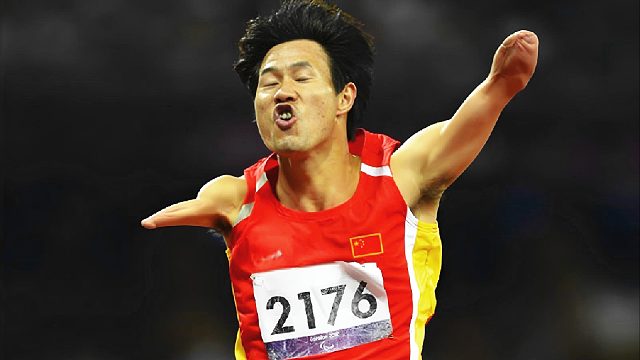中国无臂飞人！赵旭百米站立起跑夺冠，打破外国人垄断