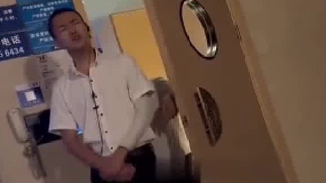 女顾客沐足店留宿 被男工作人员告知需收费 引起消费纠纷言语冲突