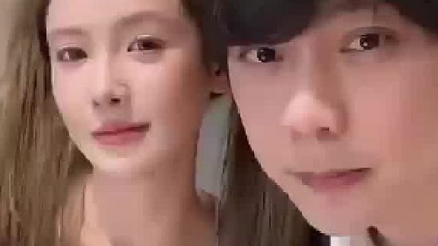 当青梅竹马照进现实生活两人甚至连小时候的表情都一模一样