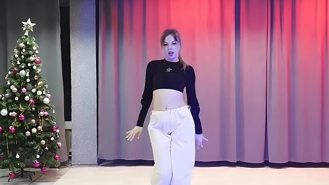 俄罗斯姑娘才艺表演24.01.28_烤肉(维多利亚)10