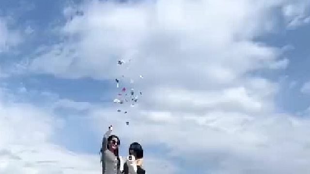 青春没有售价 下一句？