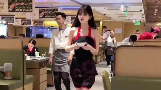 他们怎么总看着我呀…
