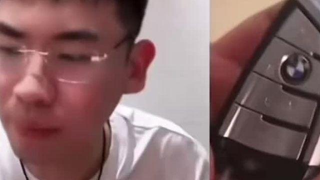 我只知道听泉他是鉴宝的。但我不知道他这么有钱