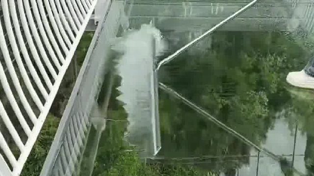 为什么游客越多上面的水就越多 为什么游客越多上面的水就越多