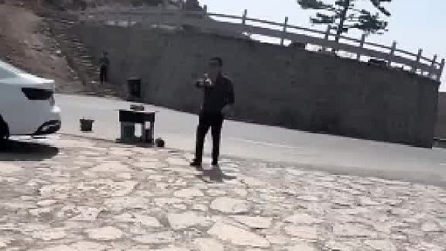 上个厕所，车没了！