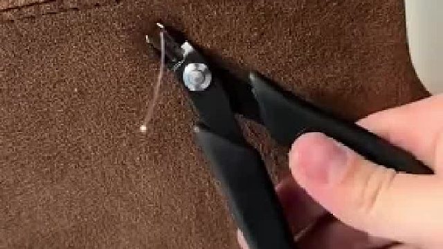 男子揭秘劳斯莱斯星空顶，原来是这么廉价的东西