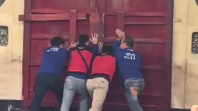 呃，怎么有人插队？