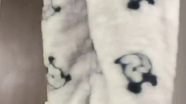 哇塞呼.摸腿蹲起变装 变装