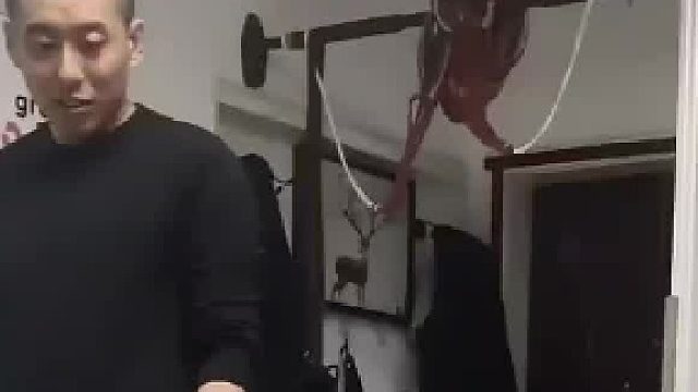 要是五千的学费，这一脚在她爹身上用了四千九