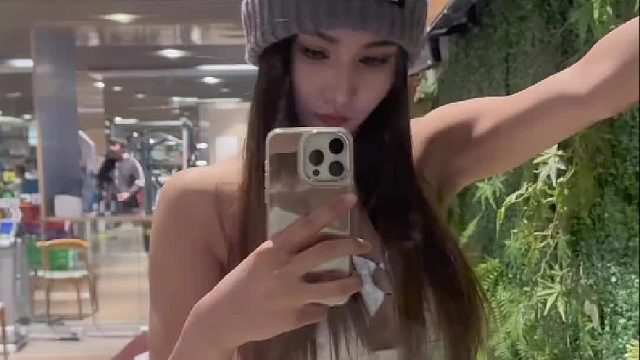 运动的女孩
