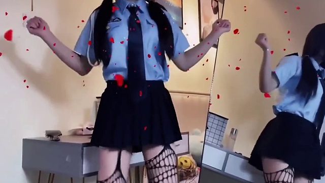 美女小夹腿弹摇！