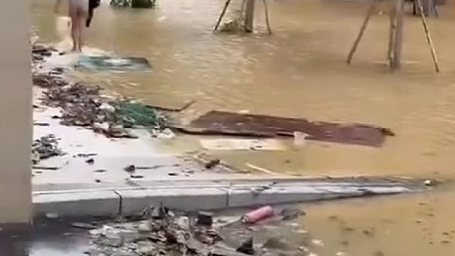 我以为地库是安全的
