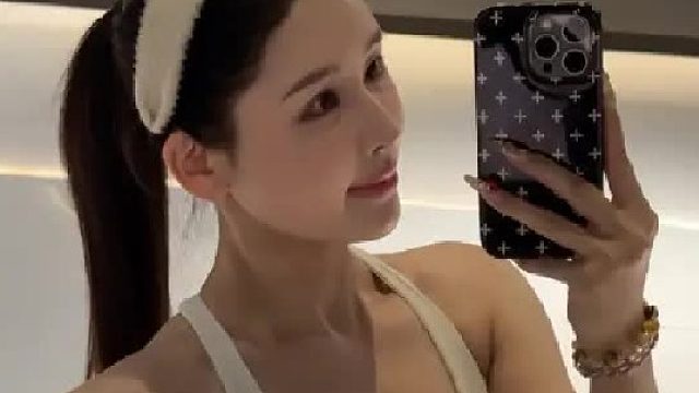 56岁美女姐姐的精神状态真的好