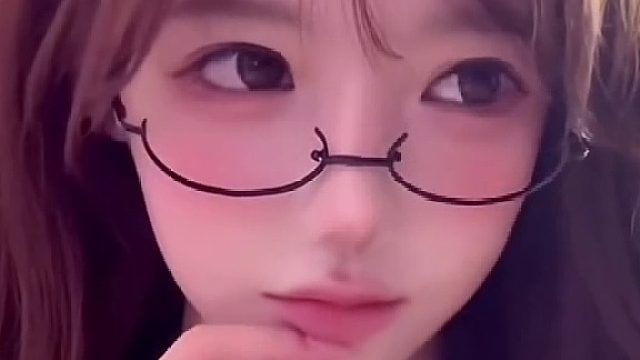 你的理想型 你的女朋女 隔屏就撩你 你要怎么抵抗我 这谁顶得住啊