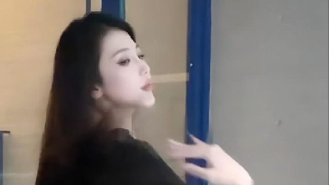 可以高冷，也可以很宠你