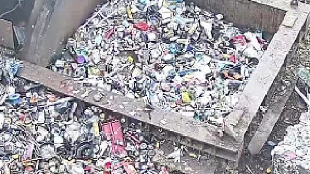 这一下液压油管和油缸里的油封废了