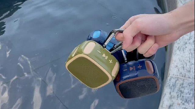 户外露营登山徒步低音炮音响！防水抗摔！