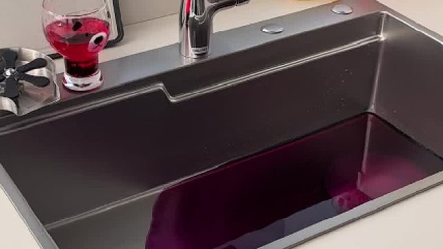 装好后师傅笑眯眯的竖起大拇指……