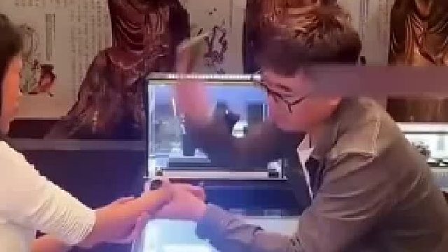 宁愿玉碎，不愿瓦全。