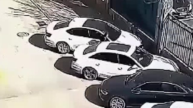 还是生气时劲大呀