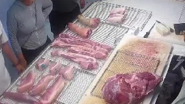 女孩暑假替父母卖 称出1960克