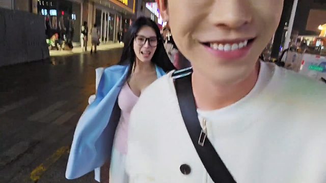 妹子是一点也不藏拙，把子圣都给整不会了