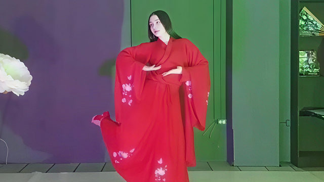 俄罗斯姑娘才艺表演23.12.08_空军(阿妮亚)02