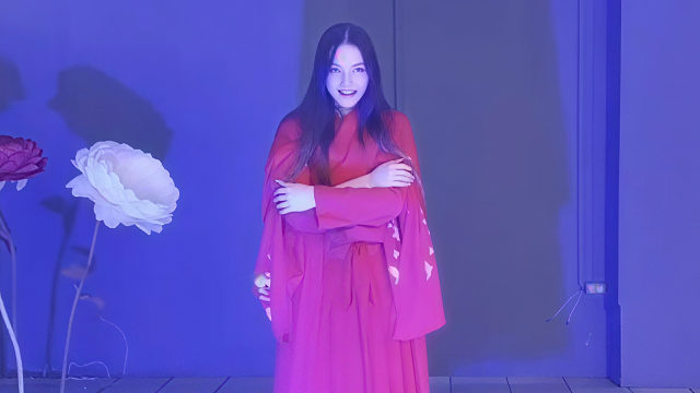 俄罗斯姑娘才艺表演23.12.08_空军(阿妮亚)03