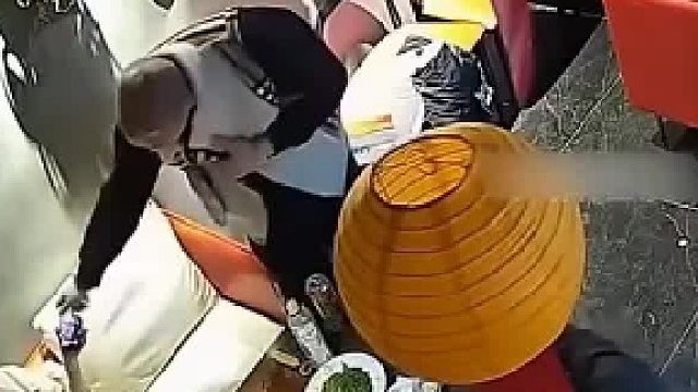 起立敬你酒  你不理对么