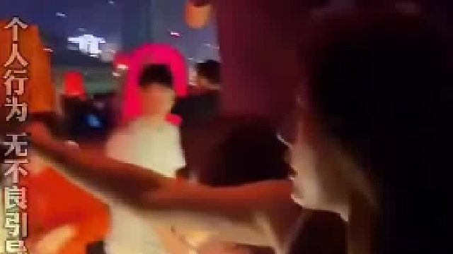 如果是男的给女的提，拘留加罚款